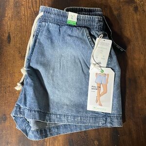 Poppy pull on denim shorts